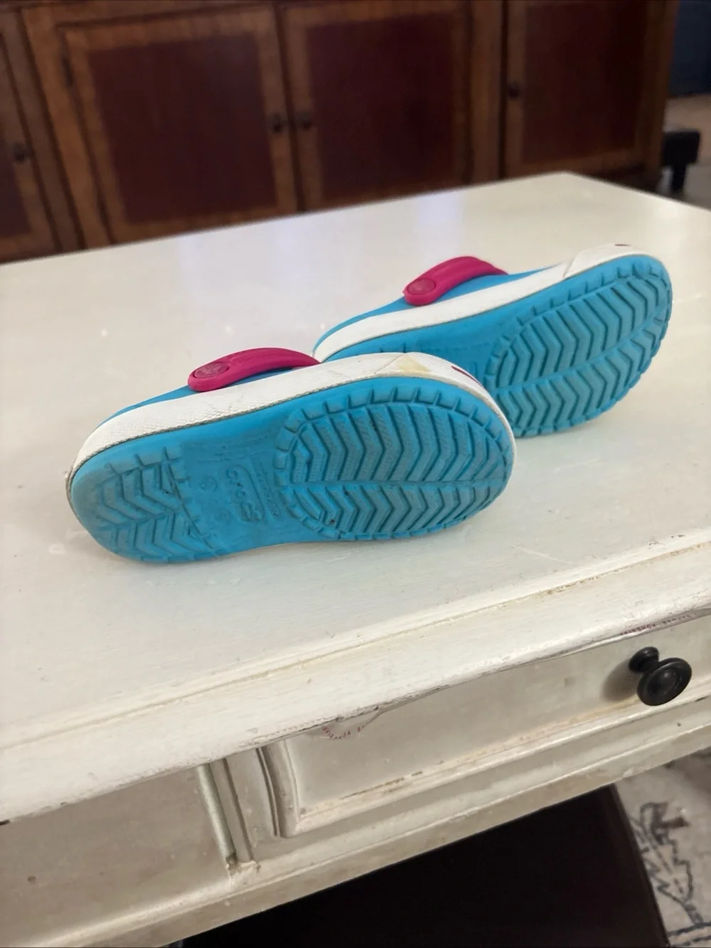 Kids Crocs Size C 8-9 Blue and Pink Slip-On Clogs